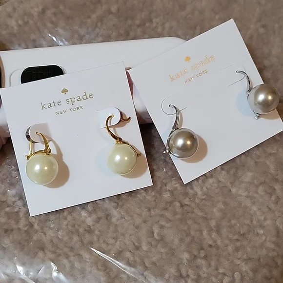 ***** SOLD OUT ****** Kate Spade Pearl Stud Earrings - Picture 2 of 5